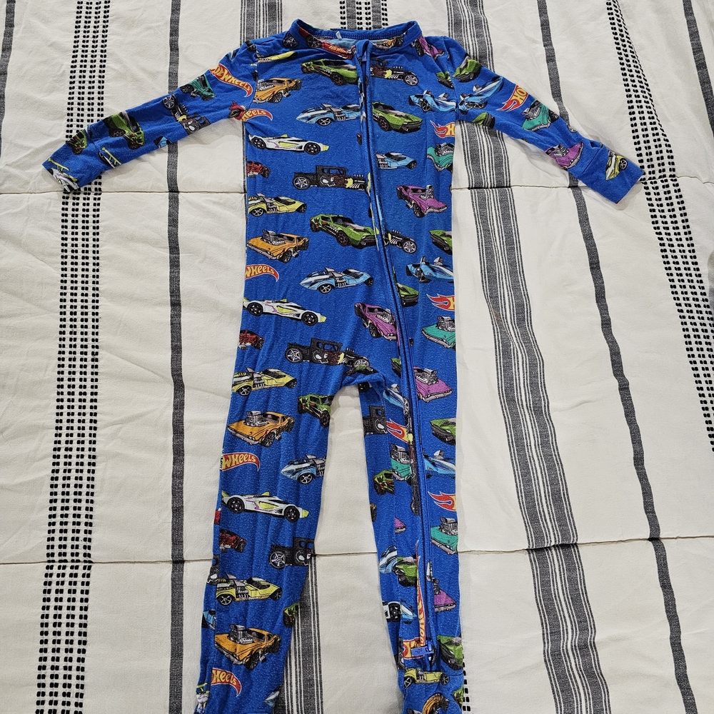 Posh Peanut X Hot Wheels Sleeper
